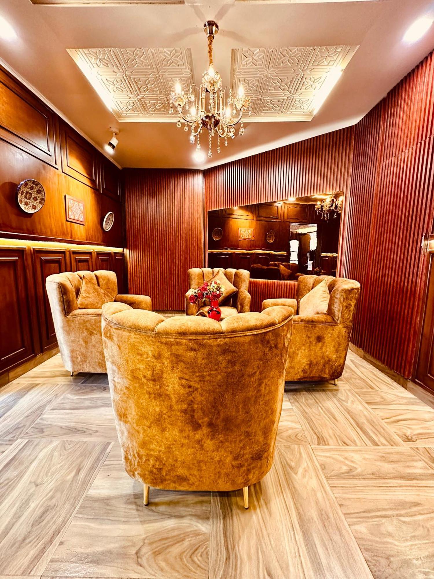 Walisons Hotel Srīnagar Exteriér fotografie