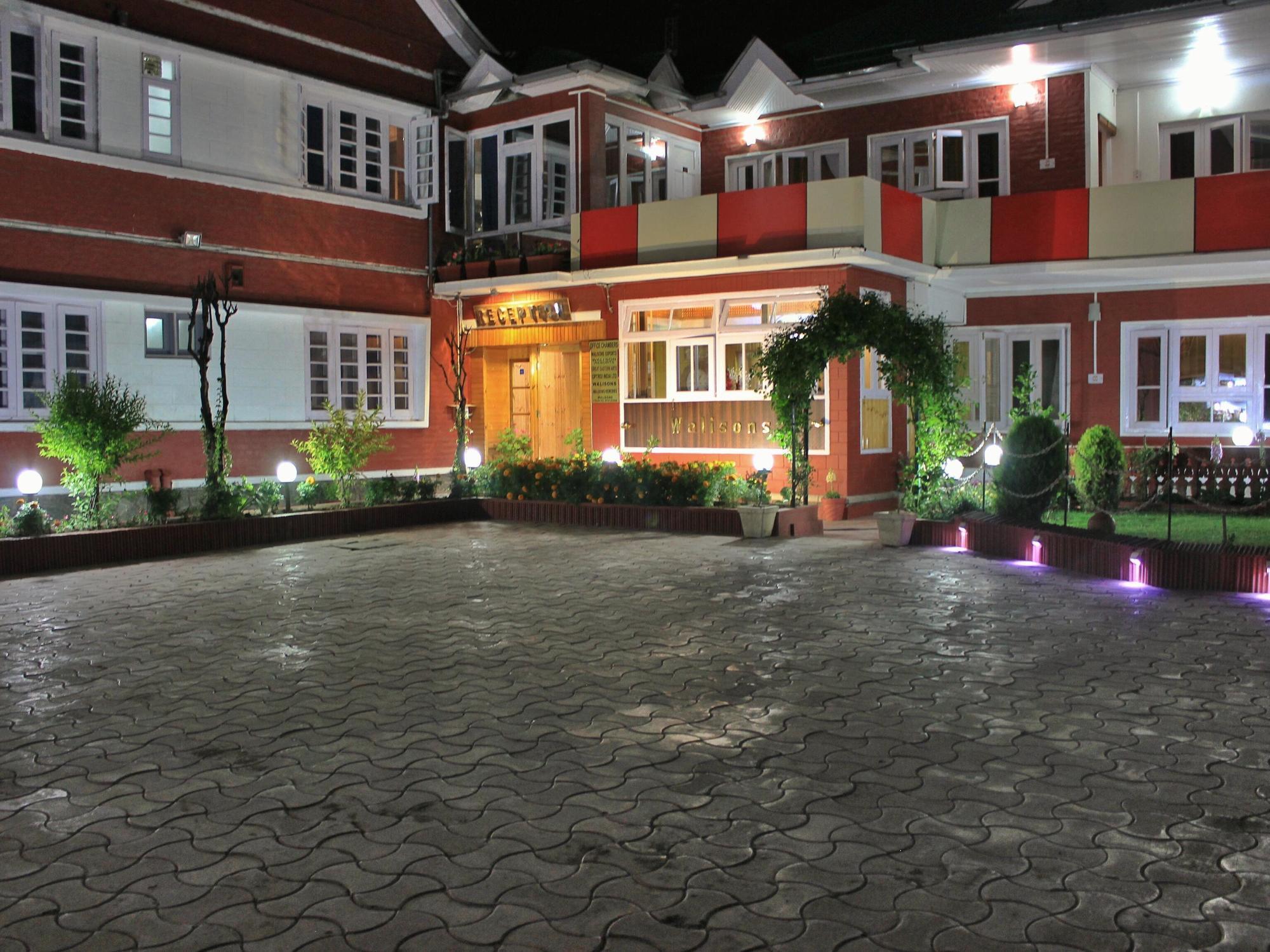 Walisons Hotel Srīnagar Exteriér fotografie
