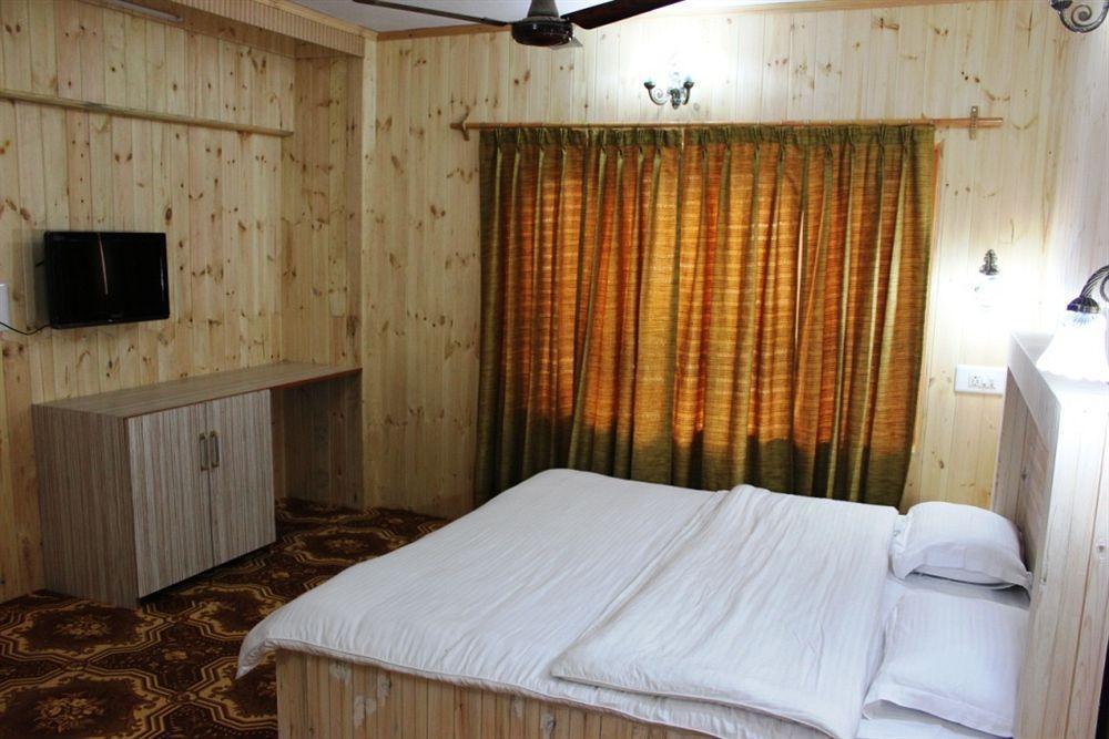 Walisons Hotel Srīnagar Exteriér fotografie