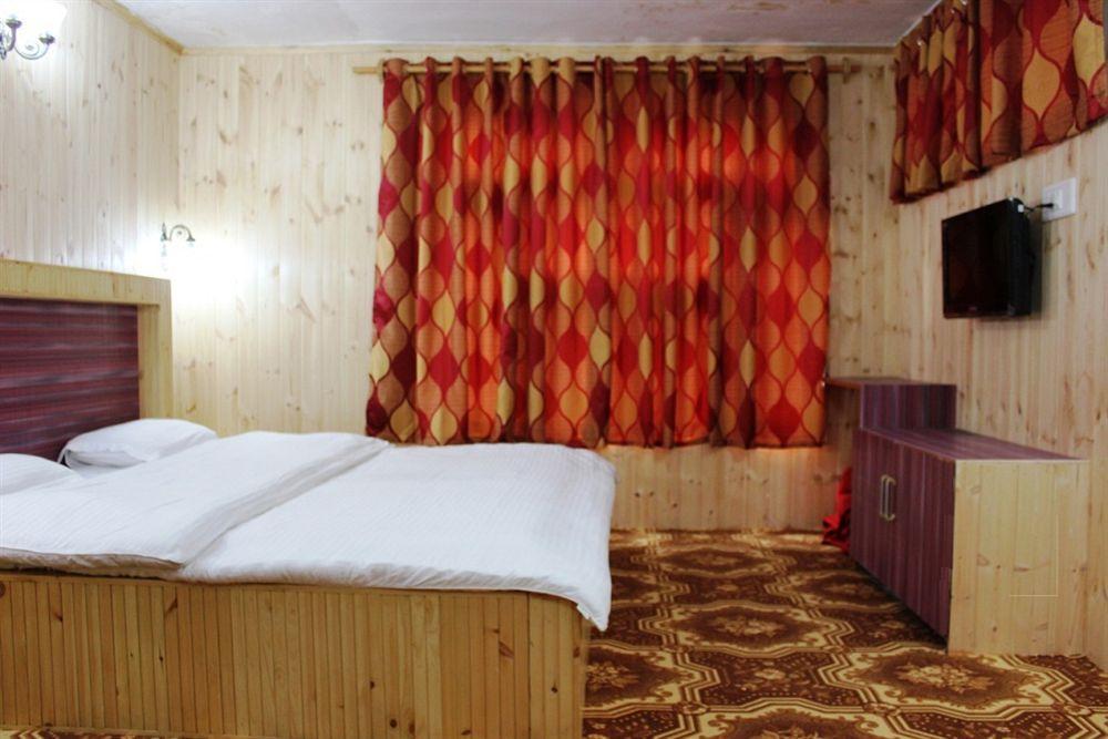 Walisons Hotel Srīnagar Exteriér fotografie