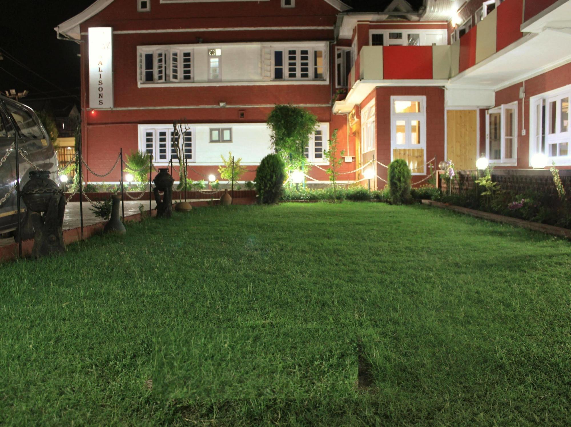 Walisons Hotel Srīnagar Exteriér fotografie