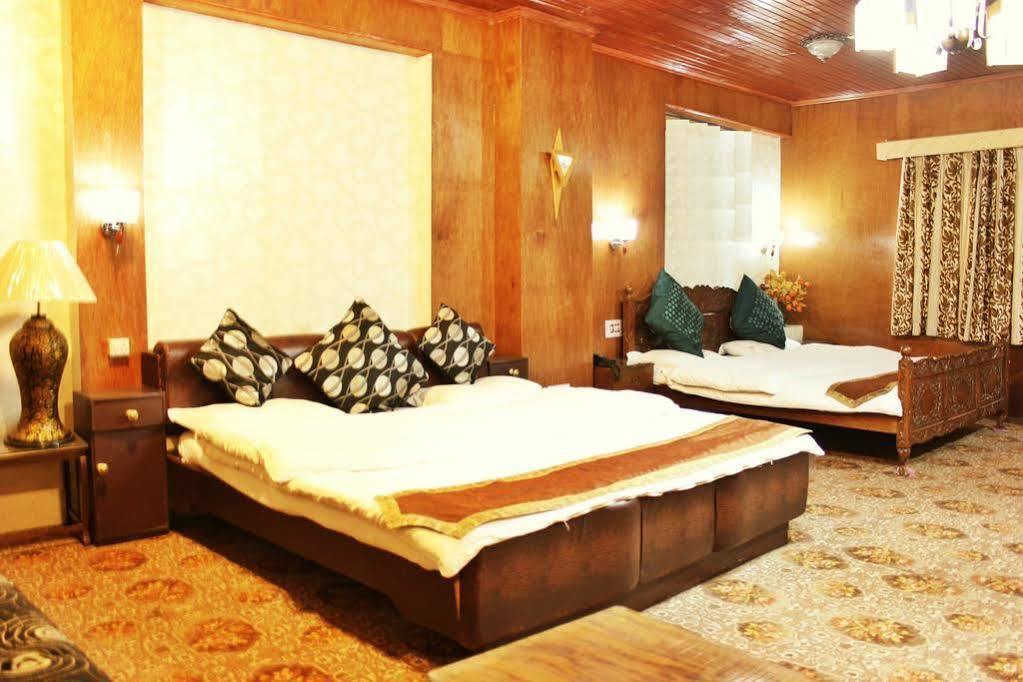 Walisons Hotel Srīnagar Exteriér fotografie